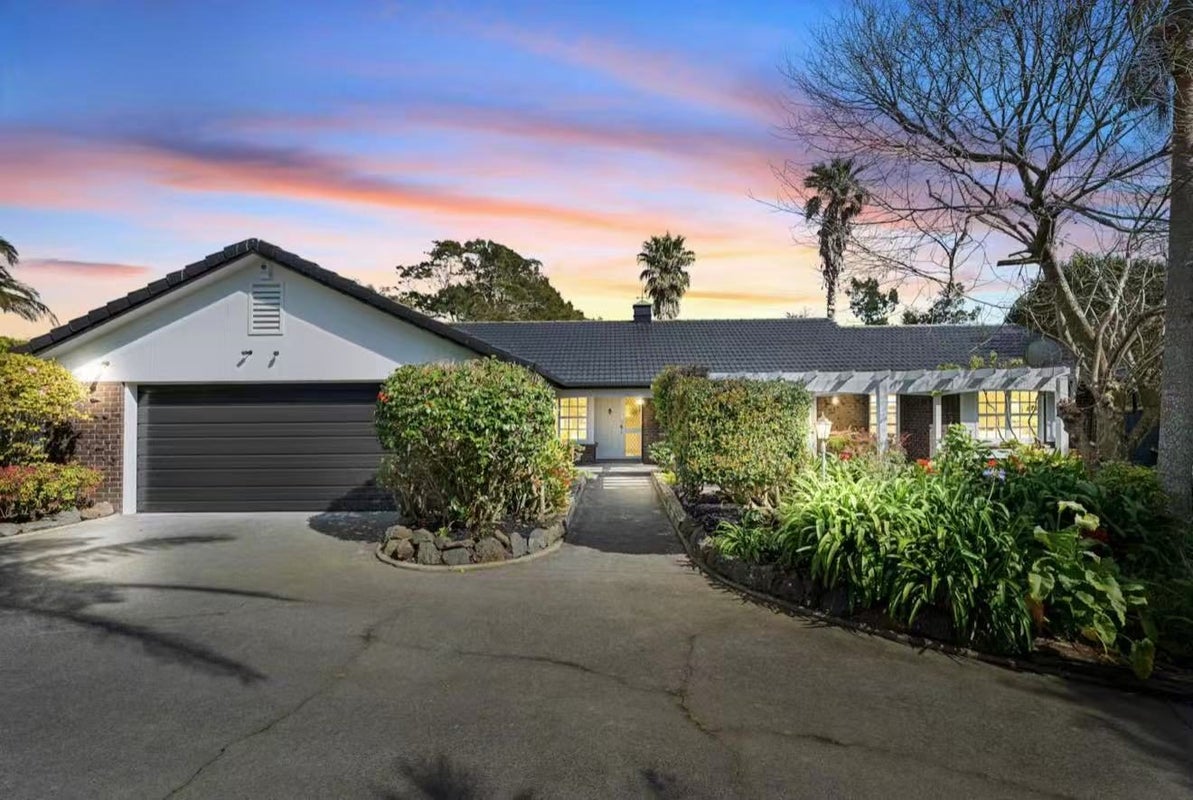 322 Point View Drive, Dannemora, Auckland - Carousel 1