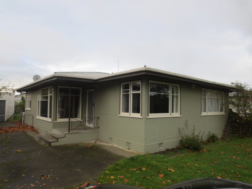 68 Argyle Avenue, Takaro, Palmerston North - Carousel 1