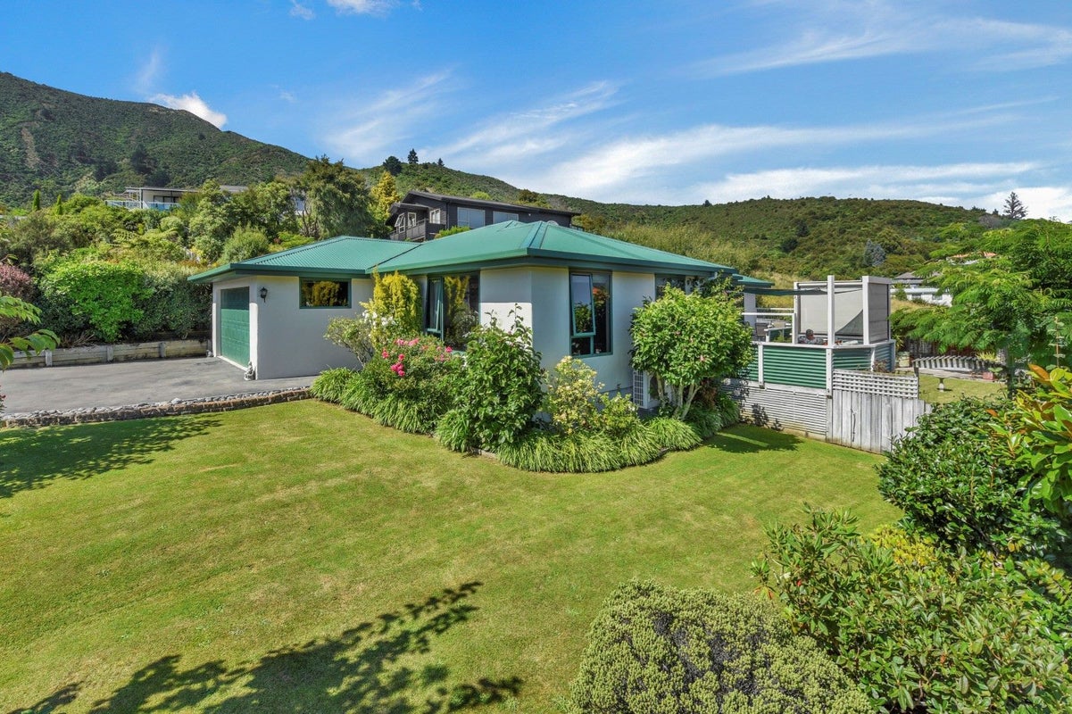 10 Matai Place, Waikawa, Picton - Carousel 20