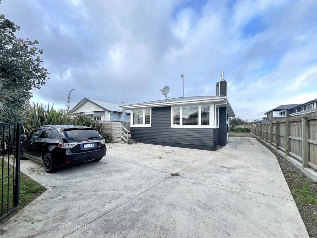 130 Ferguson Street, West End, Palmerston North - Carousel 1