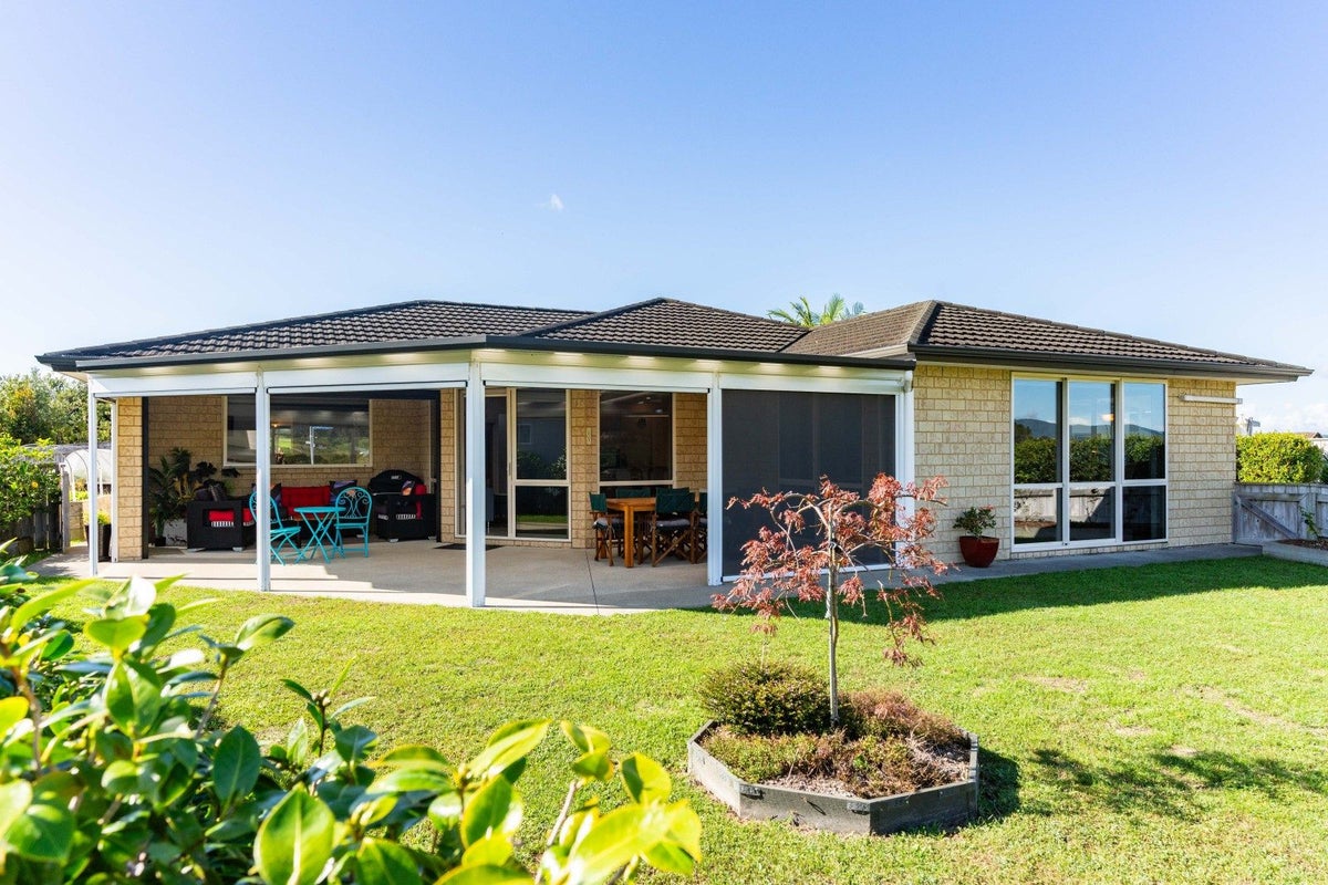 196 Thelma Road North, Mangawhai Heads, Mangawhai - Carousel 1