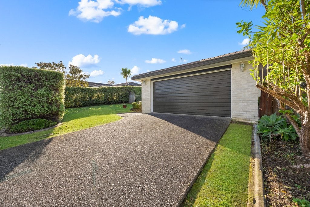 15 Glucina Avenue, West Harbour, Auckland - Carousel 2