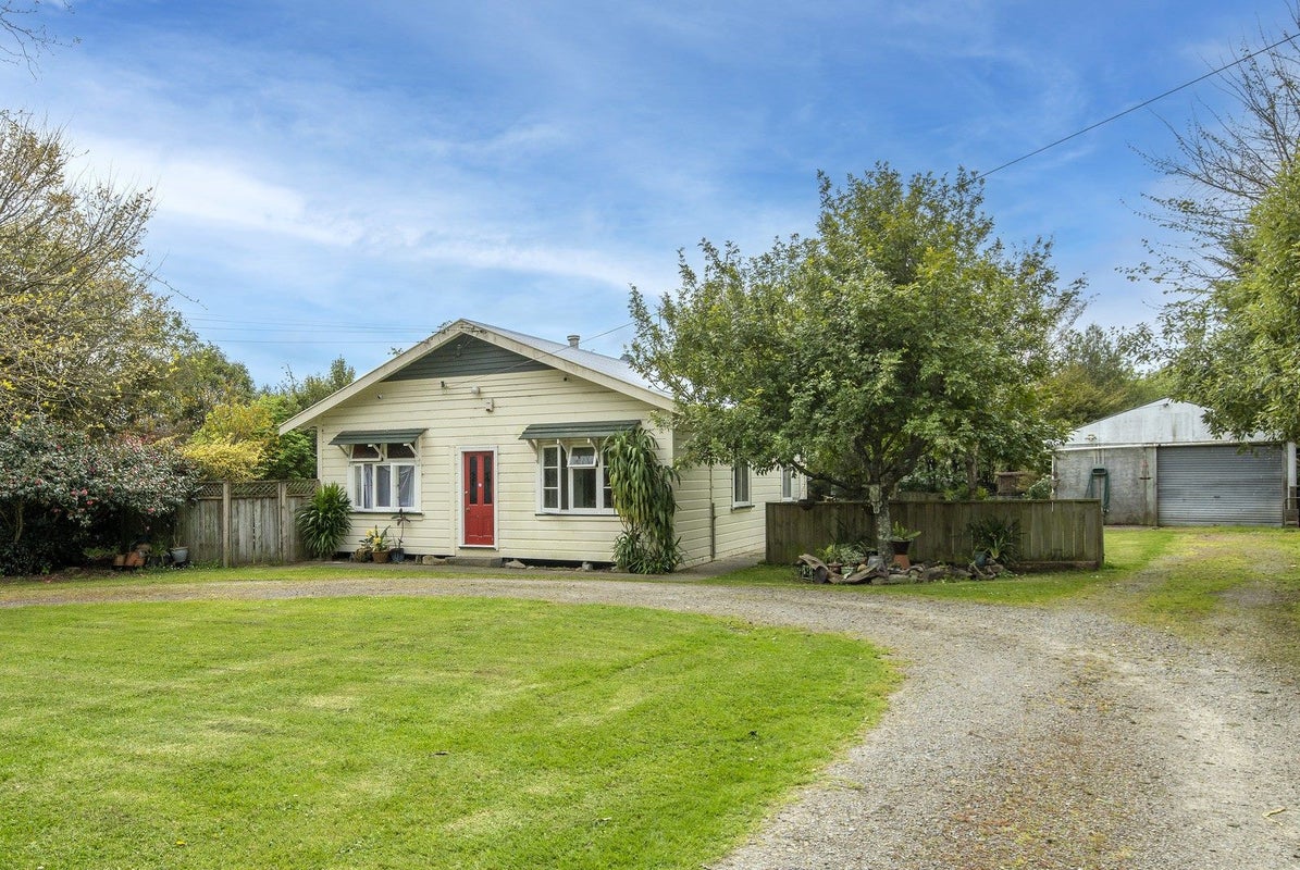7 Wallace Road, Koputaroa, Levin - Carousel 1
