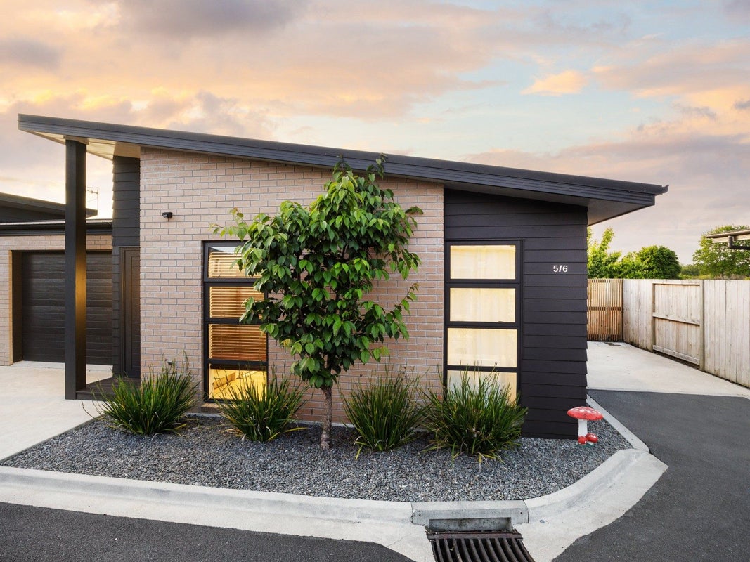 5/6 Church Road, Pukete, Hamilton - Carousel 1