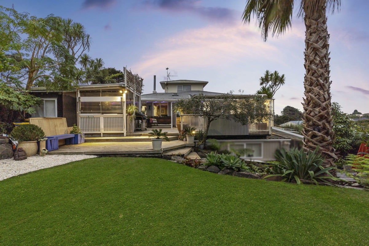 1/27 Tui Glen Road, Birkenhead, Auckland - Carousel 1