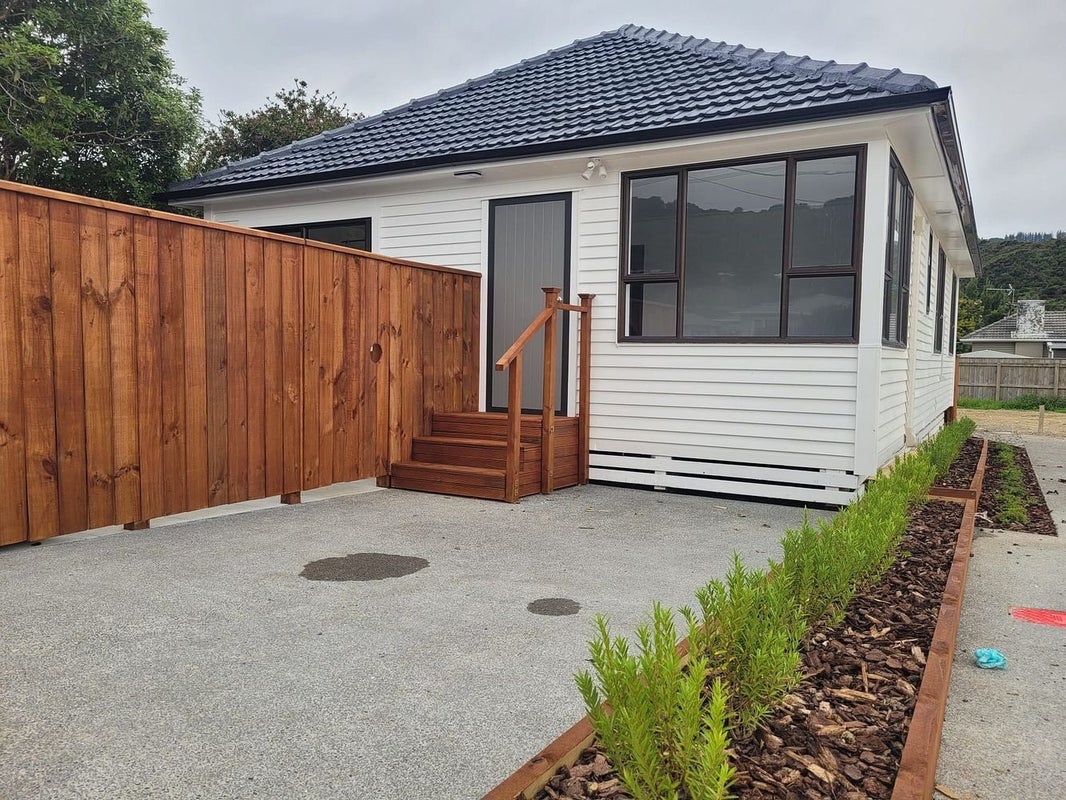 55 Main Road, Wainuiomata, Lower Hutt - Carousel 19