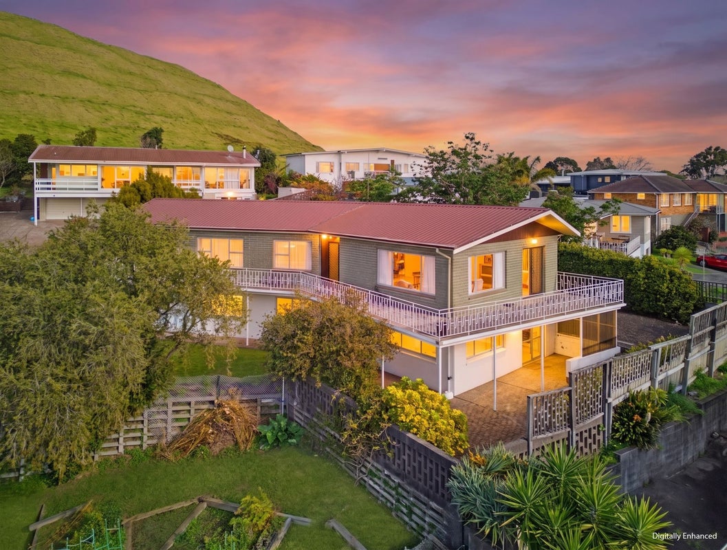 5 Conifer Lane, Mangere Bridge, Auckland - Carousel 1