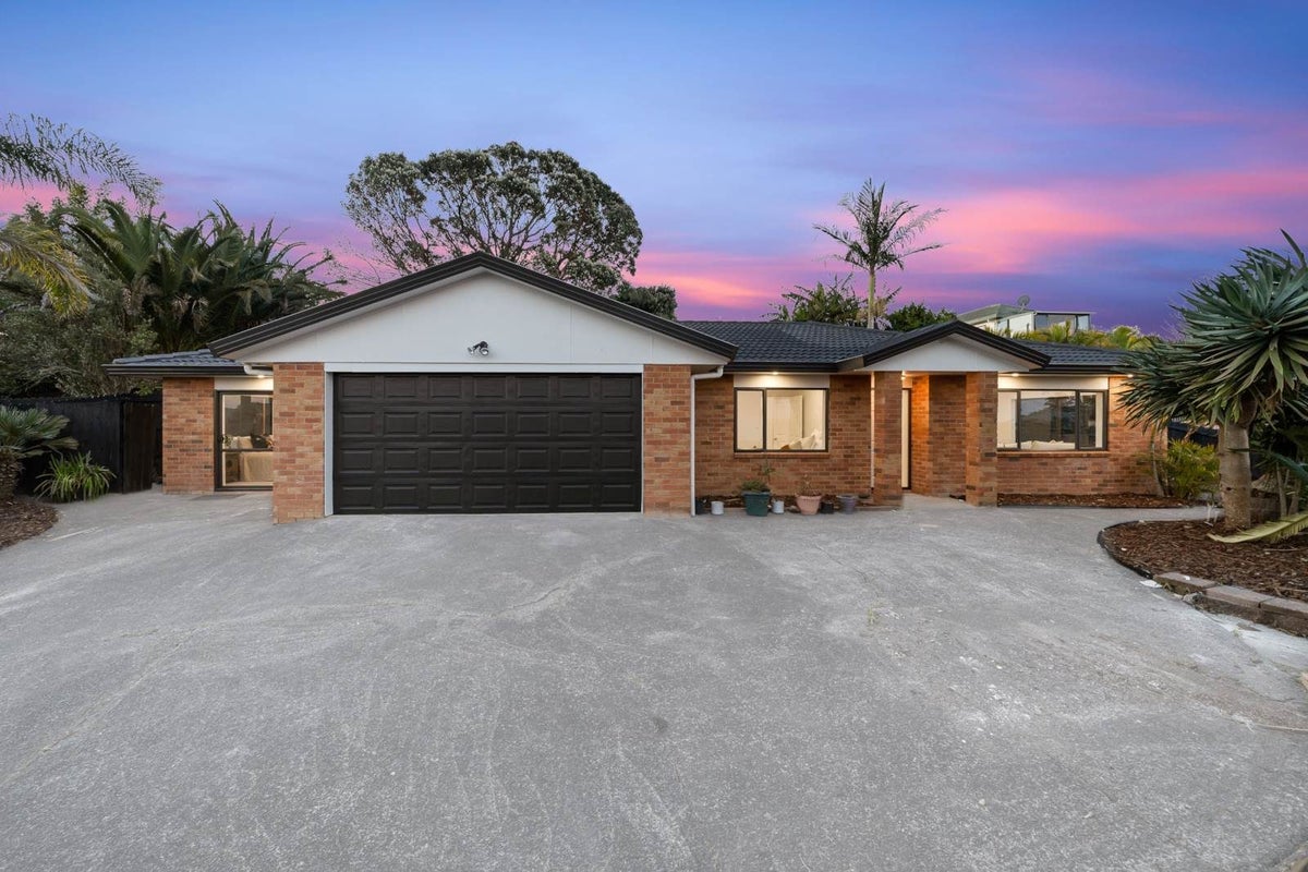 11 San Carlo Court, Henderson, Auckland - Carousel 1