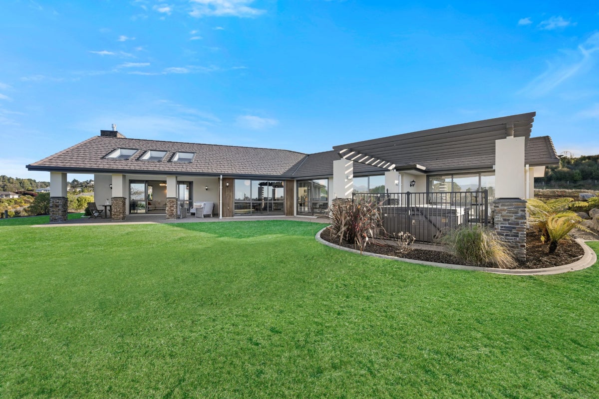39 Galeo RD, Richmond - Carousel 1
