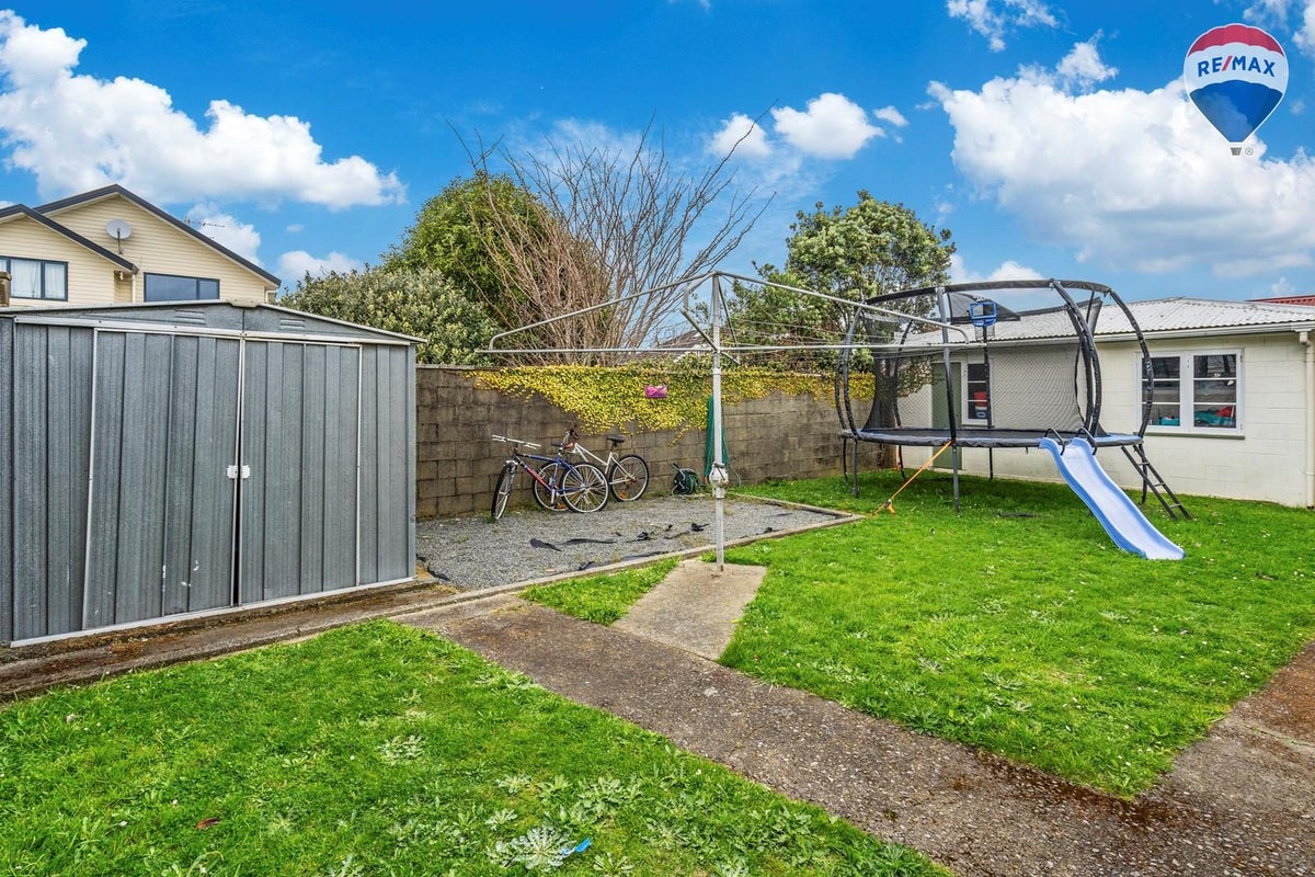 204 Taita Drive, Avalon, Lower Hutt - Carousel 12