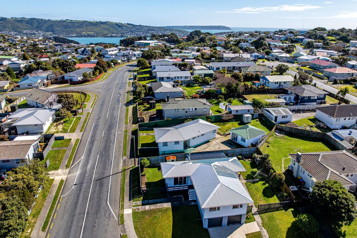 1 Caduceus Place, Ascot Park, Porirua - Carousel 13