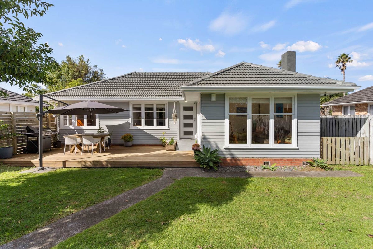1/25 Kervil Avenue, Te Atatu Peninsula, Auckland - Carousel 1