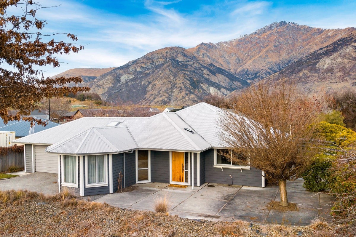 55 Erskine Street, Lake Hayes, Queenstown - Carousel 1