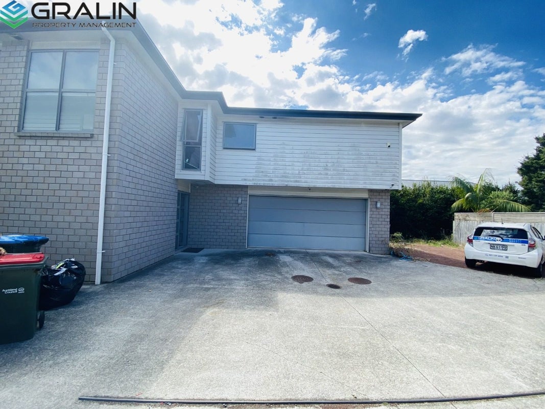 186B Carrington Road, Mount Albert, Auckland - Carousel 1