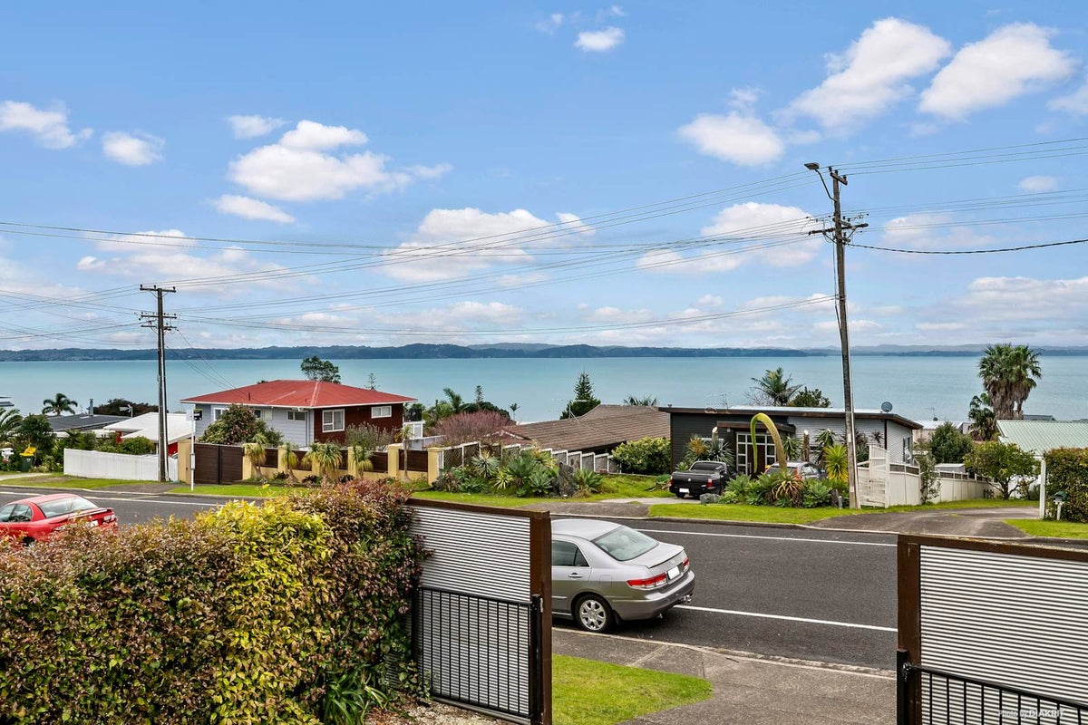 1331 Whangaparaoa Road, Army Bay, Whangaparaoa - Carousel 2