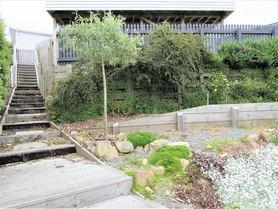 30 Brooker Grove, Newlands, Wellington - Carousel 9