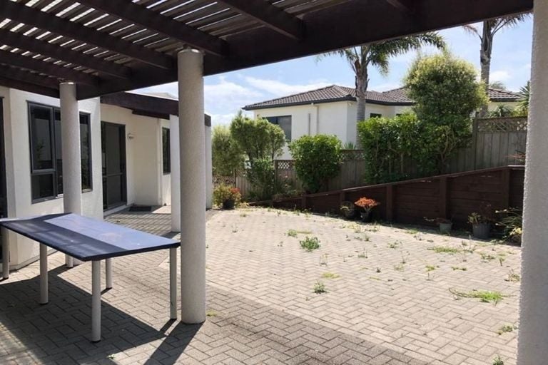 18 Lobelia Rise, Goodwood Heights, Auckland - Carousel 11
