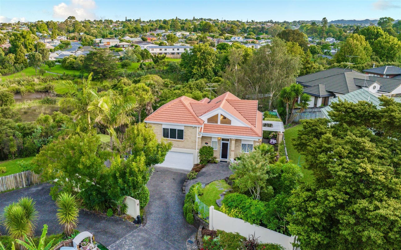 31 Jubaea Place, Henderson, Auckland - Carousel 2
