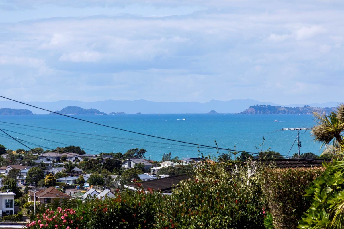 21 Summit Drive, Torbay, Auckland - Carousel 2