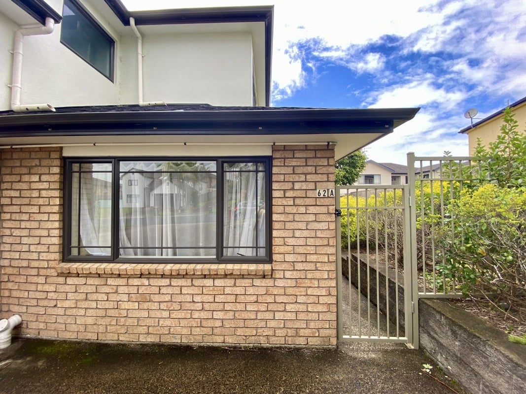 62 Medallion Drive, Oteha, Auckland - Carousel 2