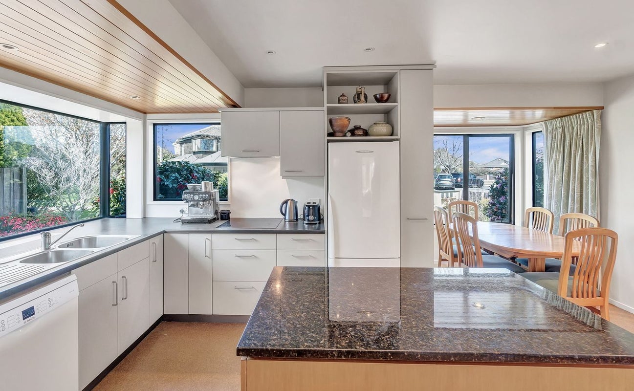 9 Buscot Gate, Avonhead, Christchurch - Carousel 2