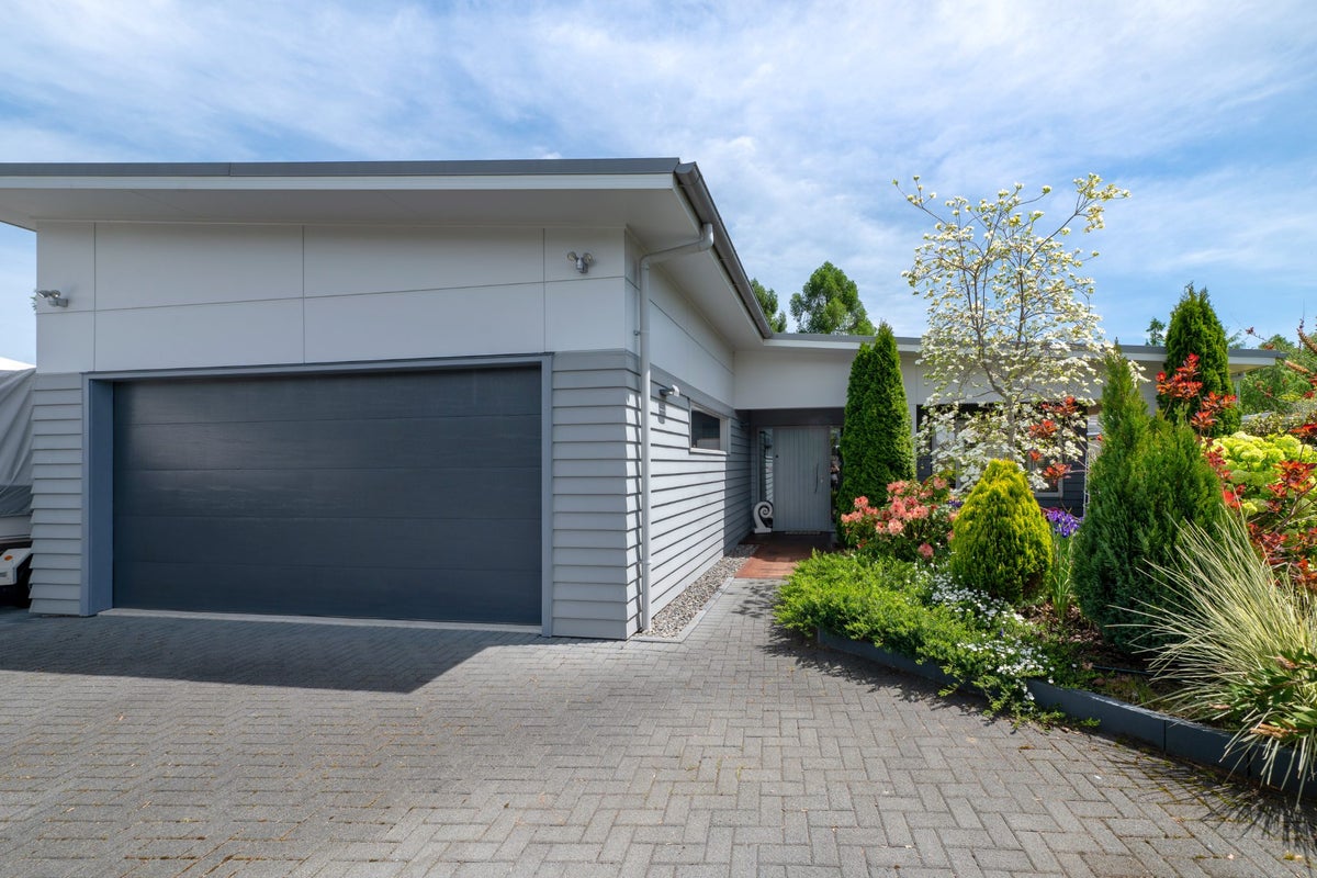 8 Nursery Lane, Kinloch, Taupo - Carousel 2