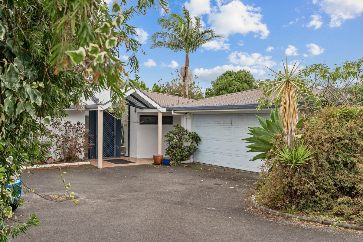 19 Cypress Gardens Place, Onerahi, Whangarei - Carousel 1