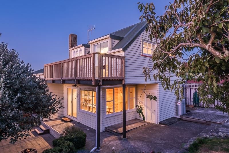 4 Gavin Road, Raumati Beach, Paraparaumu - Carousel 1