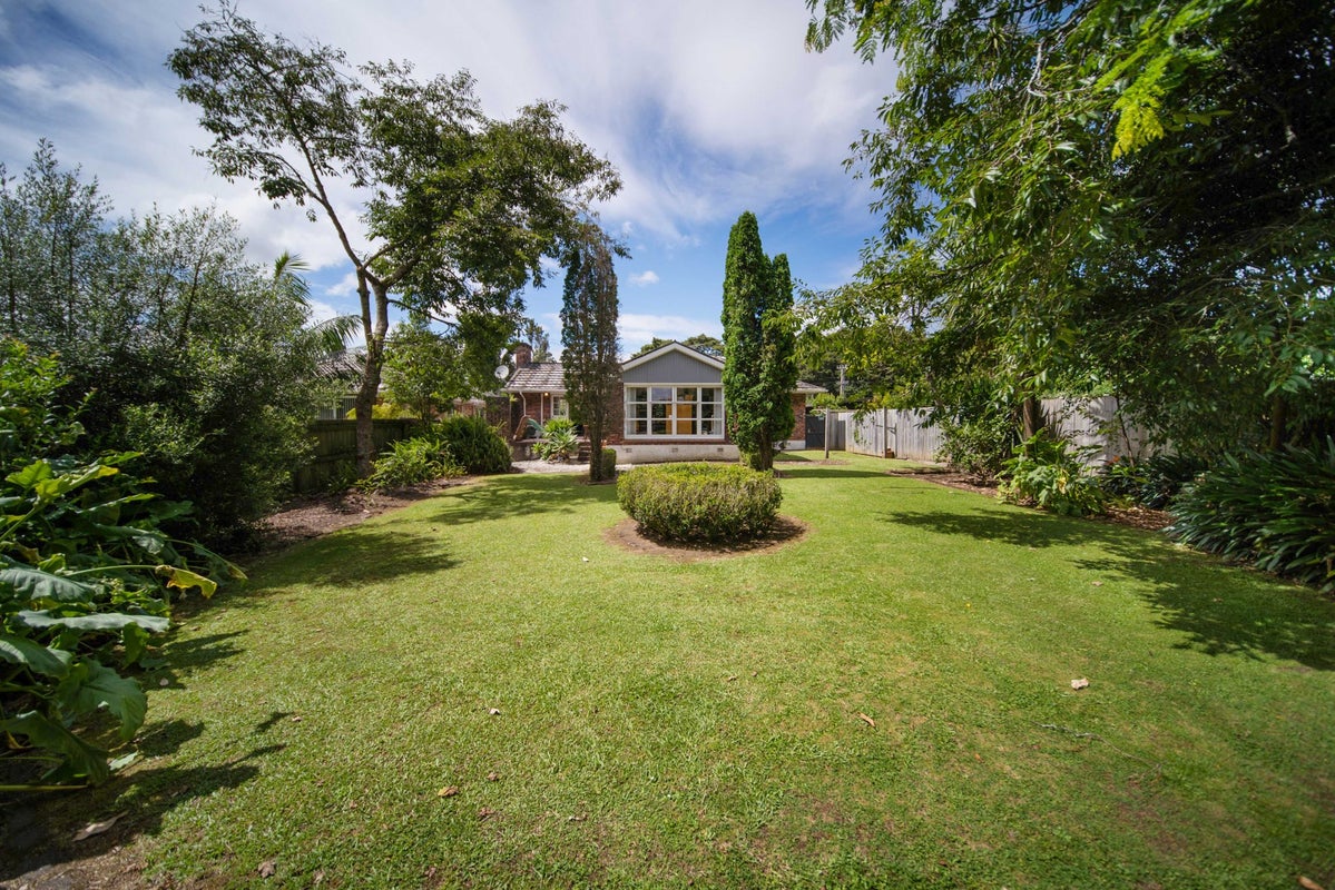 80 Hill Road, Hillpark, Auckland - Carousel 1