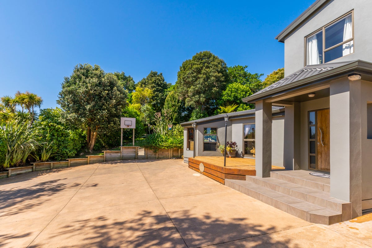 208 Matai Road, Raumati Beach, Paraparaumu - Carousel 1