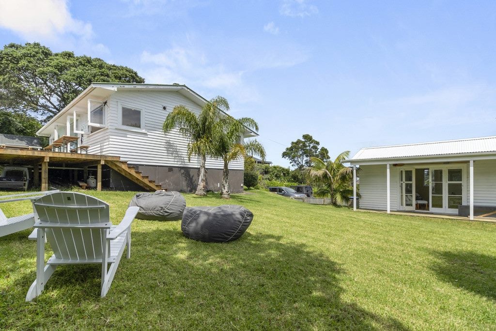50 Karaka Road, Oneroa, Waiheke Island - Carousel 1