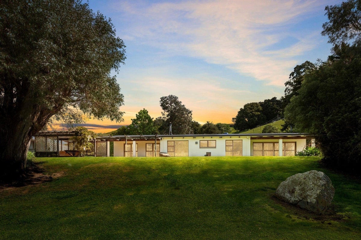 603 State Highway 1, Blenheim - Carousel 1