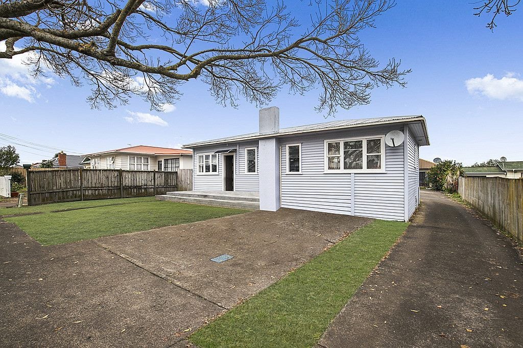 7 Freyberg Avenue, Papatoetoe, Auckland - Carousel 1