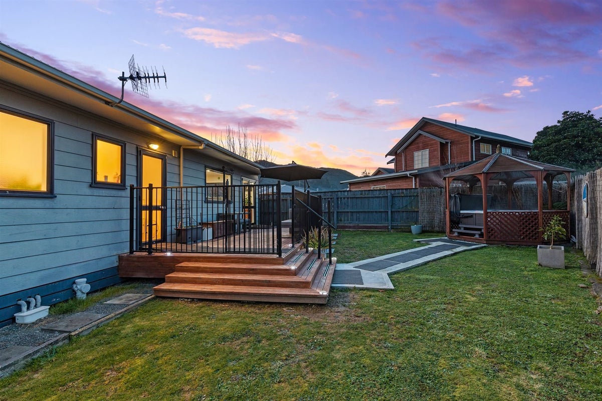 35 Grimsby Grove, Wainuiomata, Lower Hutt - Carousel 24