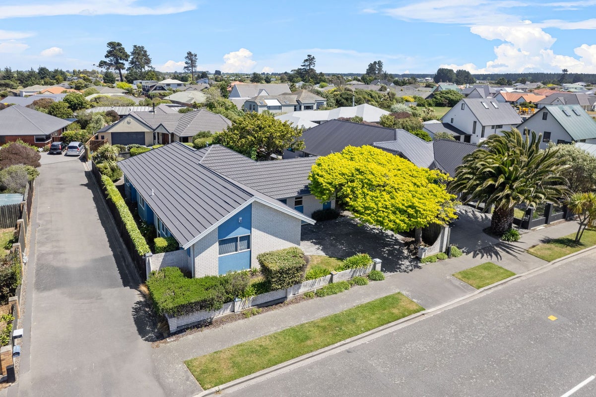 43 Aston Drive, Waimairi Beach, Christchurch - Carousel 2