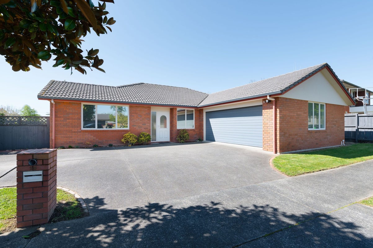 18 Stoneleigh Drive, Chartwell, Hamilton - Carousel 2