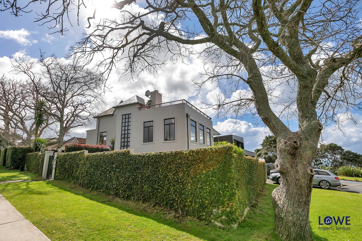 1A Bournemouth Terrace, Murrays Bay, Auckland - Carousel 2