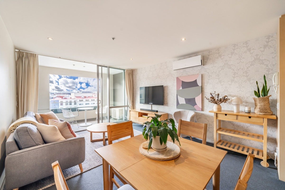 B63/10 Ebor Street, Te Aro, Wellington - Carousel 1