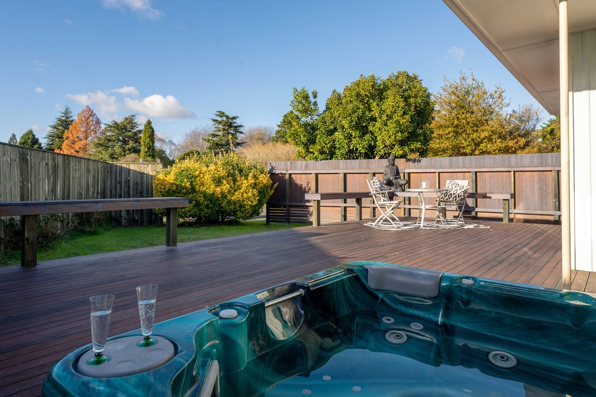 23 Clouston Crescent, Fenton Park, Rotorua - Carousel 1