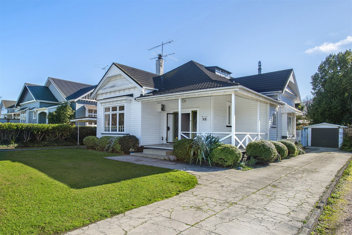 140 Fox Street, Whataupoko, Gisborne - Carousel 1
