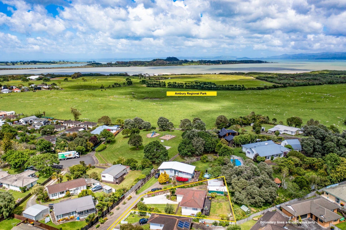 33 Lindis Place, Mangere Bridge, Auckland - Carousel 2