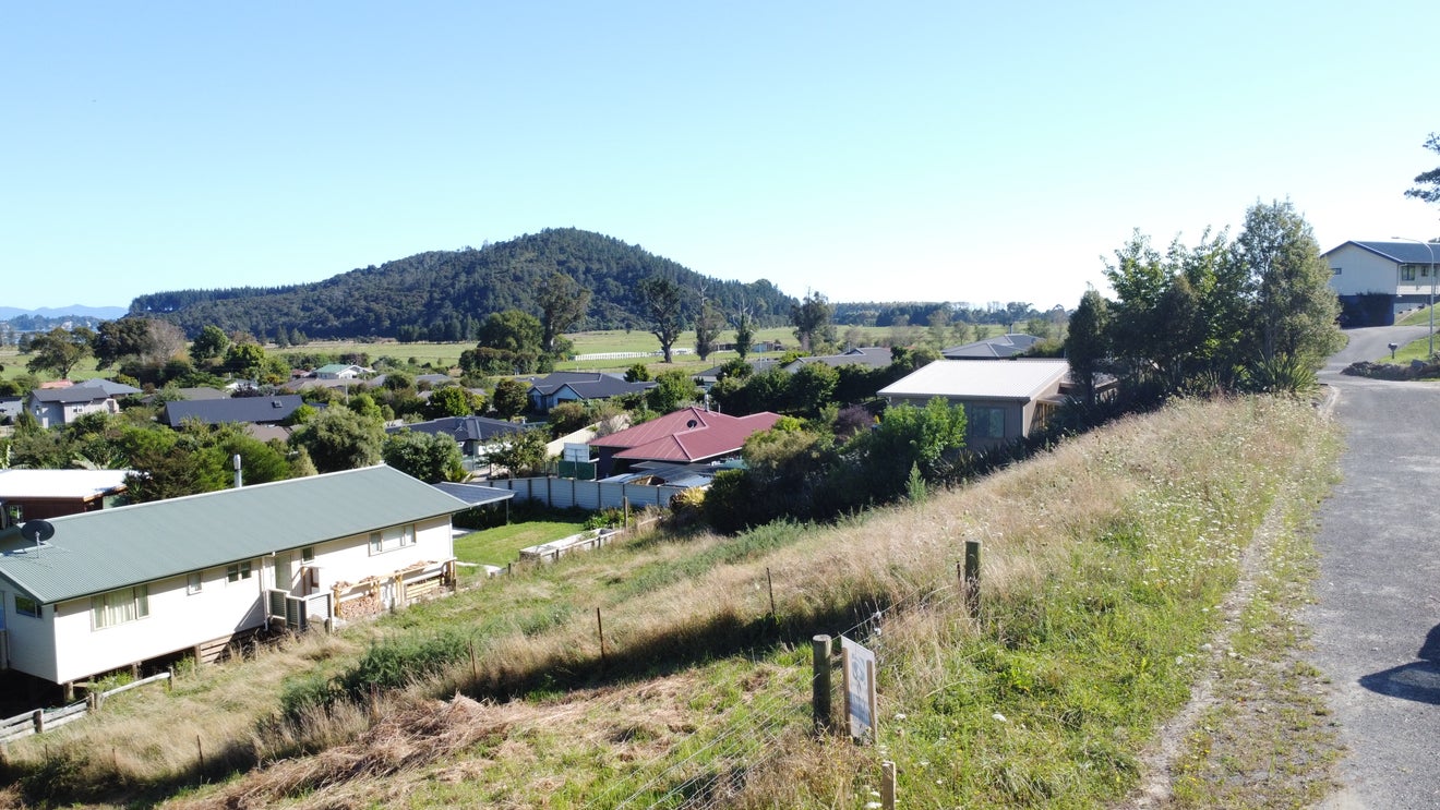 30 Arapeta Place, Takaka - Carousel 1