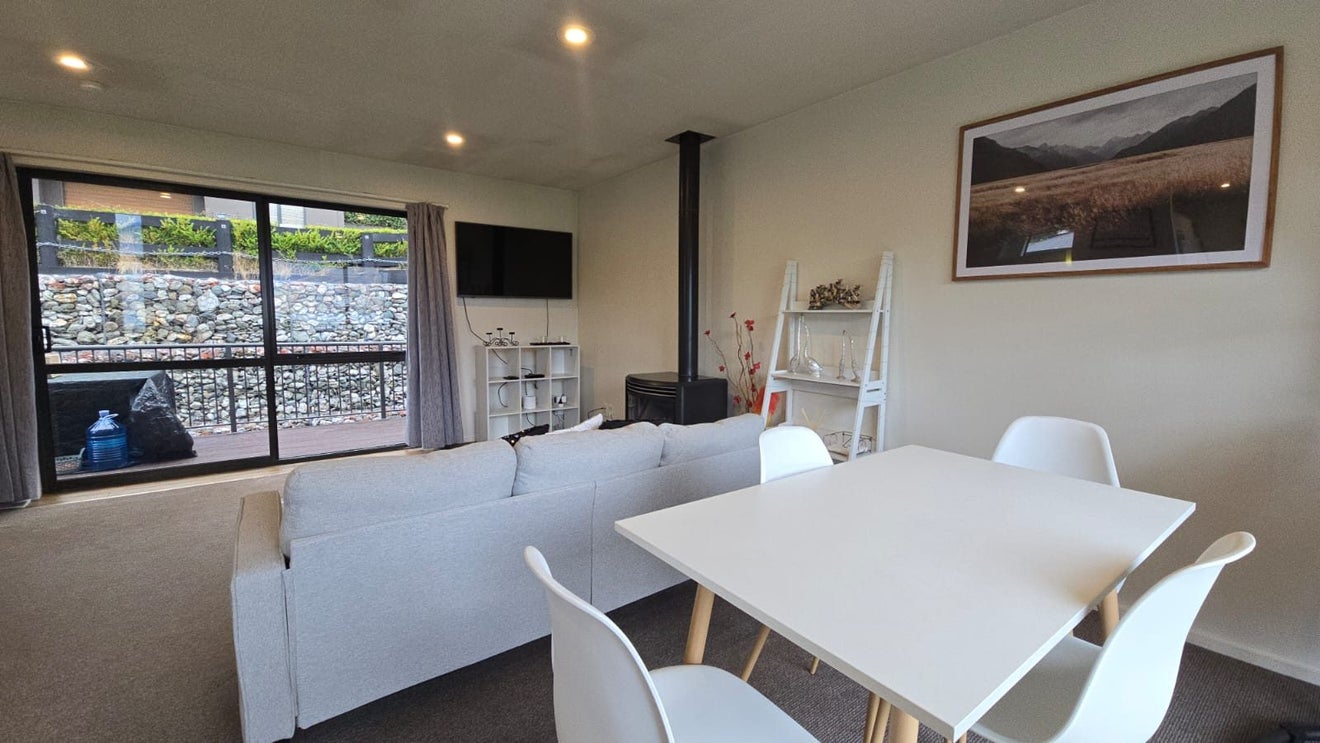 11/8 McKerrow Place, Sunshine Bay, Queenstown - Carousel 2