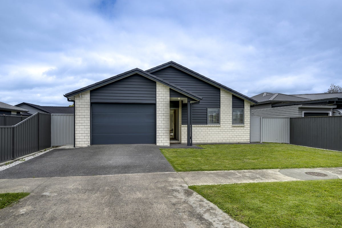 93 King Street, Taradale, Napier - Carousel 1