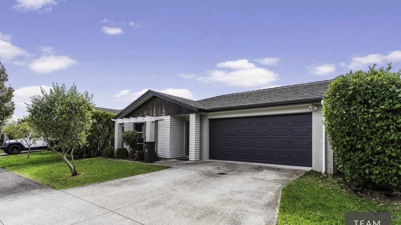 42 Popokatea Drive, Takanini, Auckland - Carousel 1