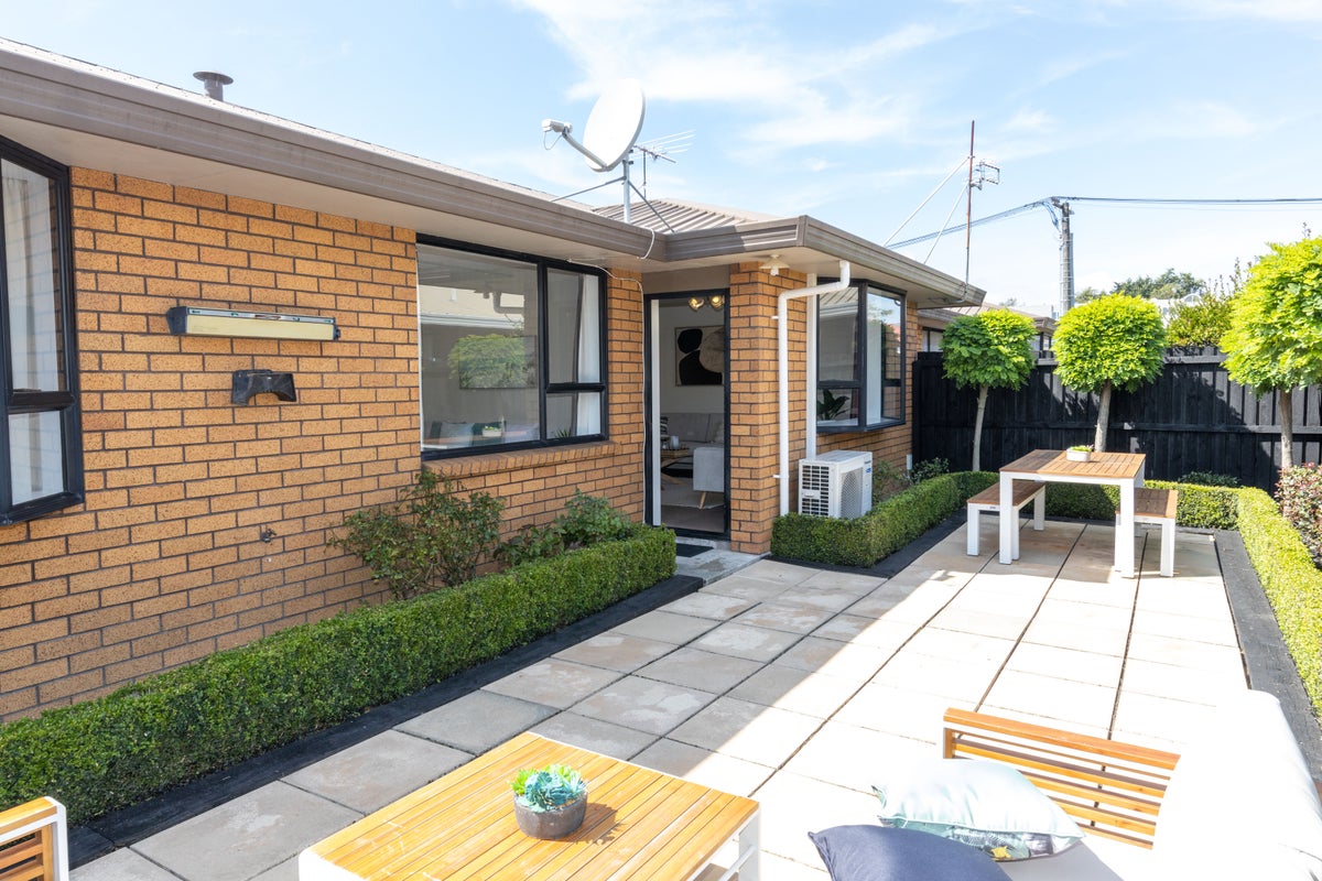 2/19 Wyndham Street, Papanui, Christchurch - Carousel 1