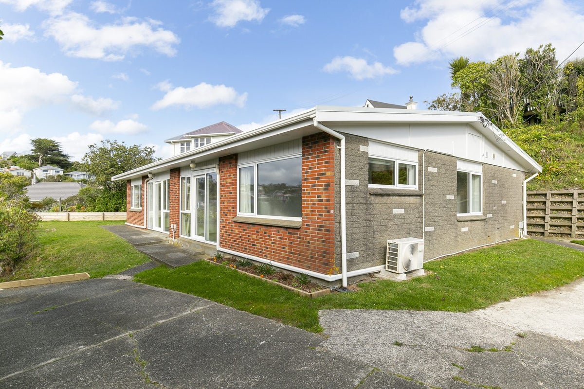 38B Hindmarsh Street, Johnsonville, Wellington - Carousel 1
