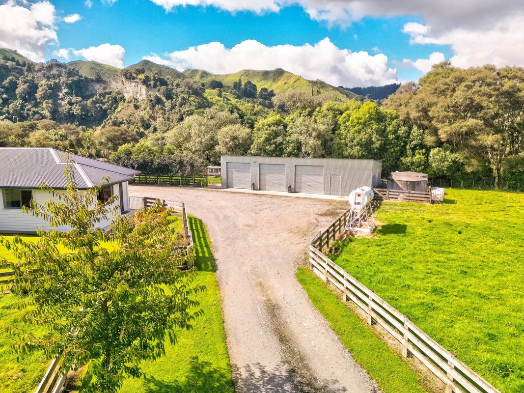 5176 Turakina Valley Road, Hunterville - Carousel 2