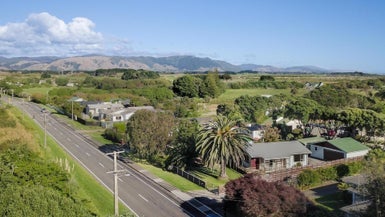 37 Rangiuru Road, Otaki Beach, Otaki - Carousel 1