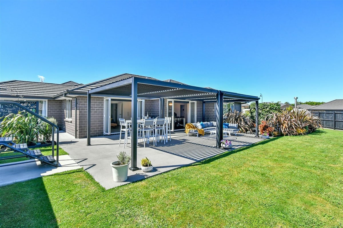 11 Pamela Christine Road, Patumahoe, Pukekohe - Carousel 1